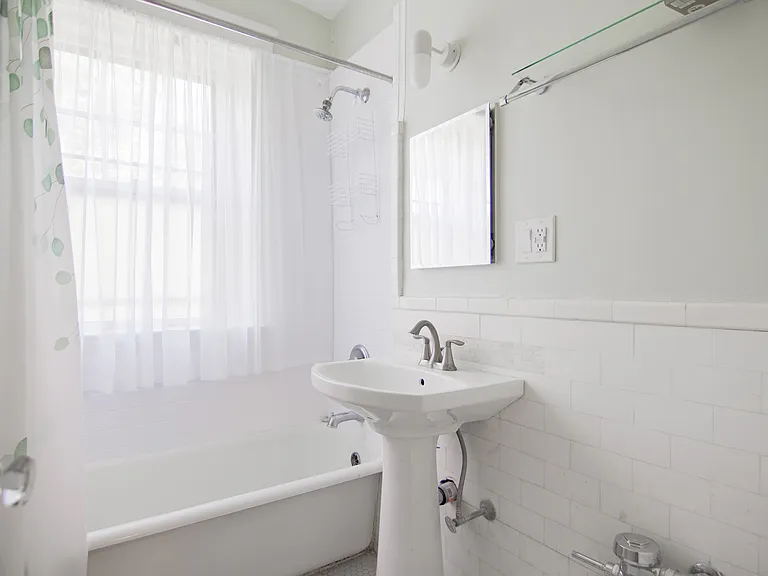 36 Linnaean St #12 — Photo 10