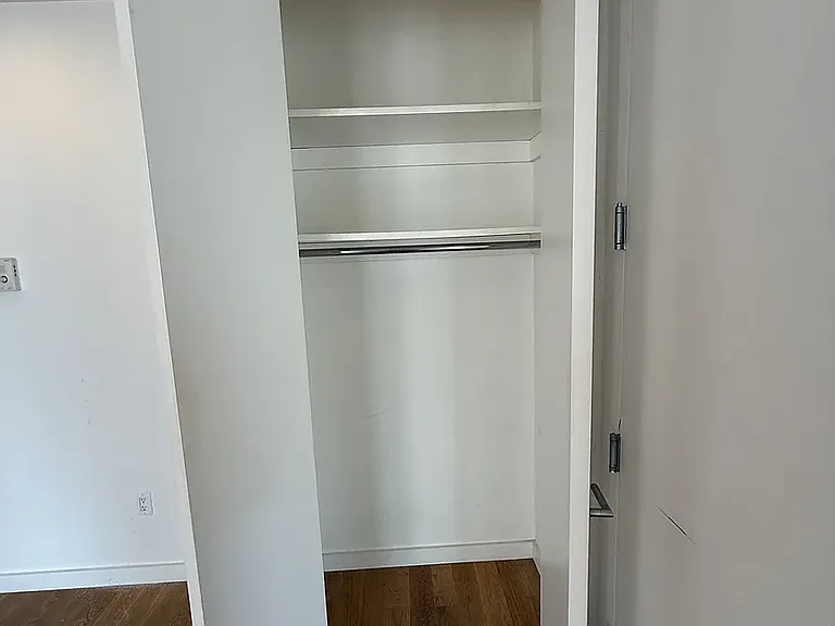 227 Grand St #2D — Photo 6