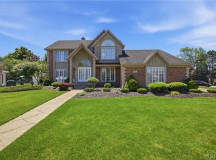 5680 Kippen Dr, East Amherst, NY 14051