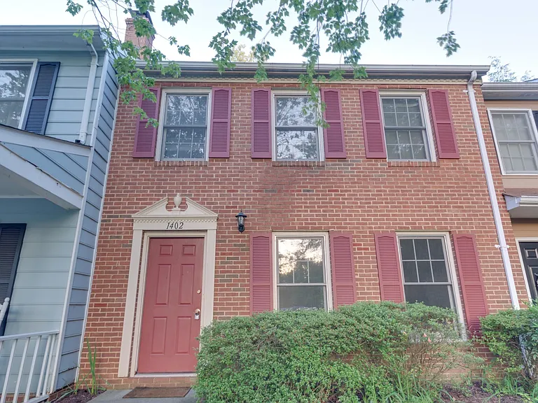 1402 Minor Ridge Ct — Photo 17
