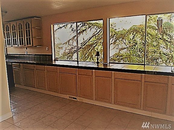 4th image of 12415 SE 211th Pl