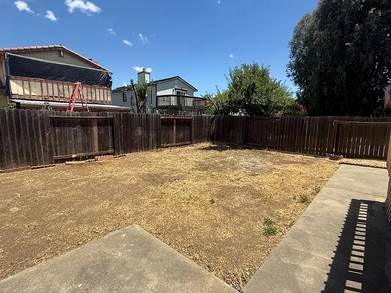 131 Glasgow Way — Photo 100