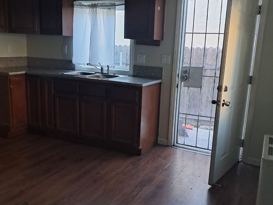 1st image of 31 E 53rd St #B
