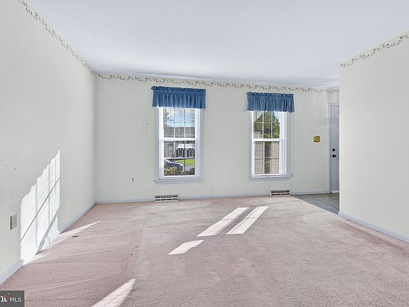 4th image of 6 Leesburge Dr