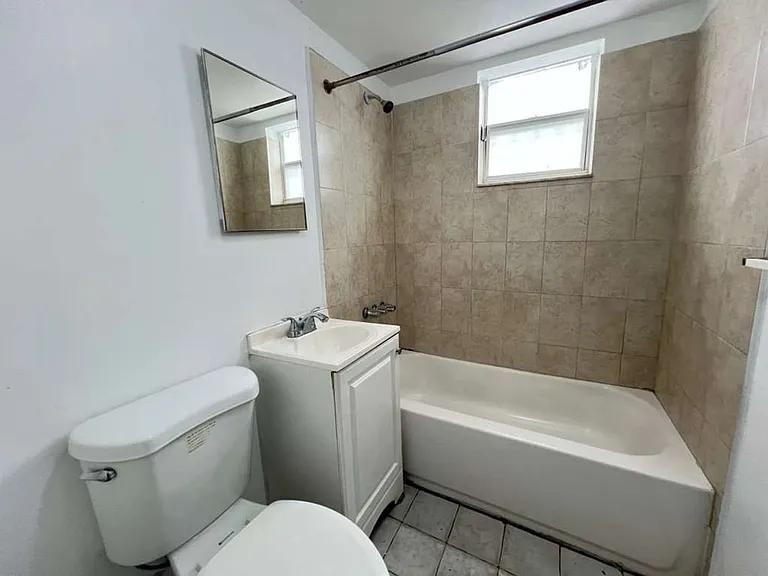 1805 NW 2nd Ct #102 — Photo 5