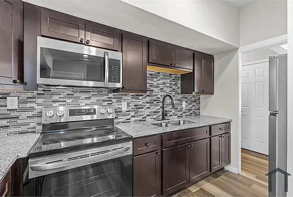 507 Dornoch Dr — Photo 10