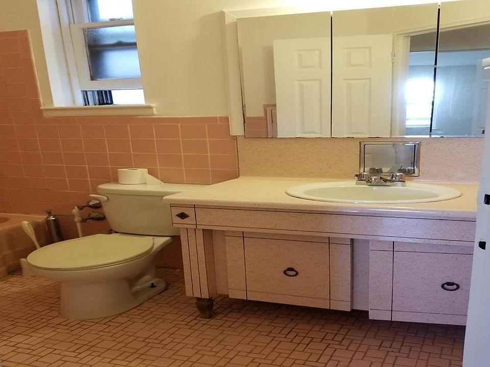 2nd image of 1056 E 59th St