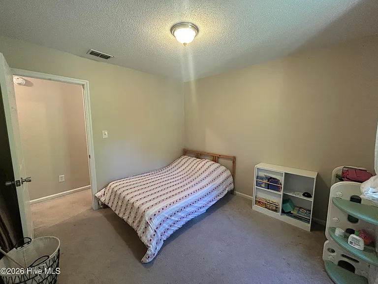 109 Jennie Dr — Photo 8