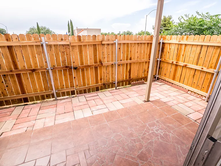 4409 Plaza Vis #B — Photo 21