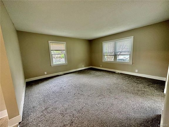 4th image of 145 Cramer St