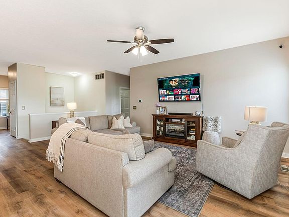 4th image of 122 Brenden Park Dr