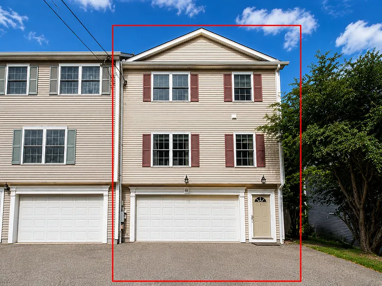 89 E Mountain St — Photo 22