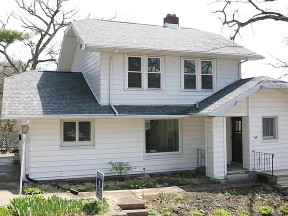 2nd image of 114 Dewhurst St