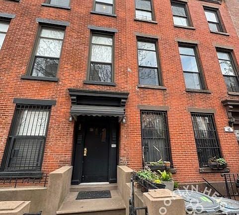 4th image of 44 Woodhull St #2