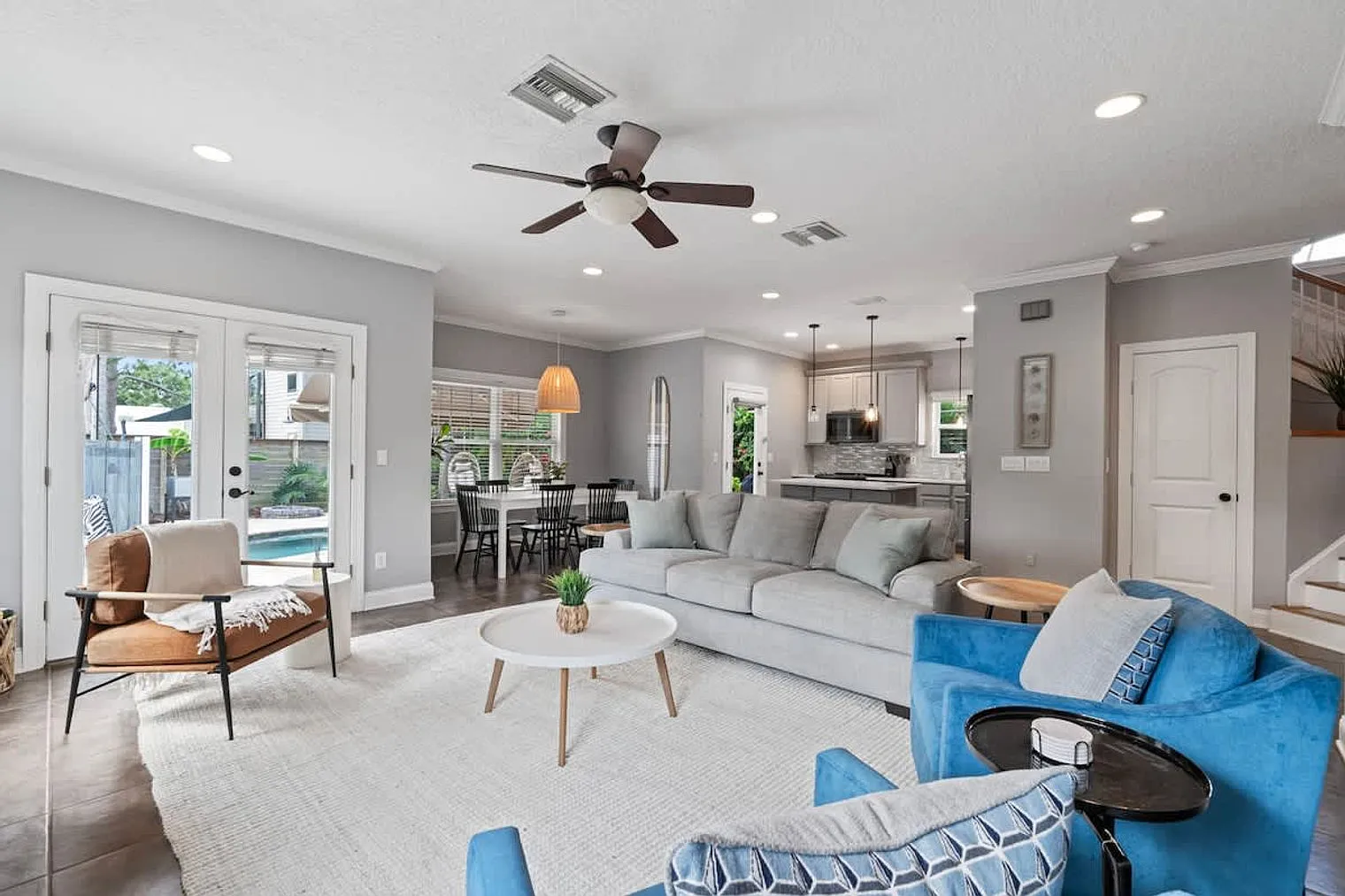 3 bed, 2.0 bath, 1980 sqft, $9,022 — Photo 3