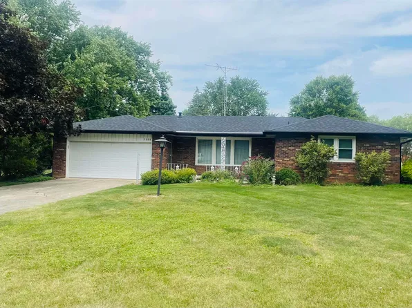 3008 E Chesterfield Ln, Muncie, IN 47303