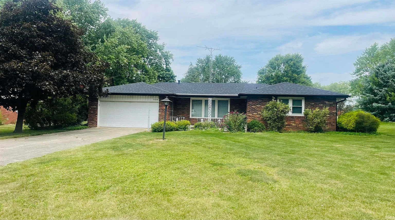 3008 E Chesterfield Ln photo 1