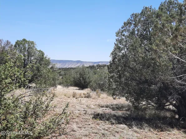 55377 N Oro Dr, Seligman, AZ 86337