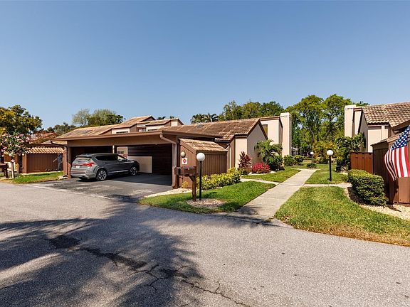 3rd image of 1307 Pelican Creek Xing