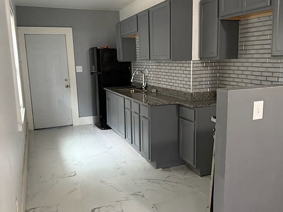 2nd image of 1561 W Grand Blvd #1