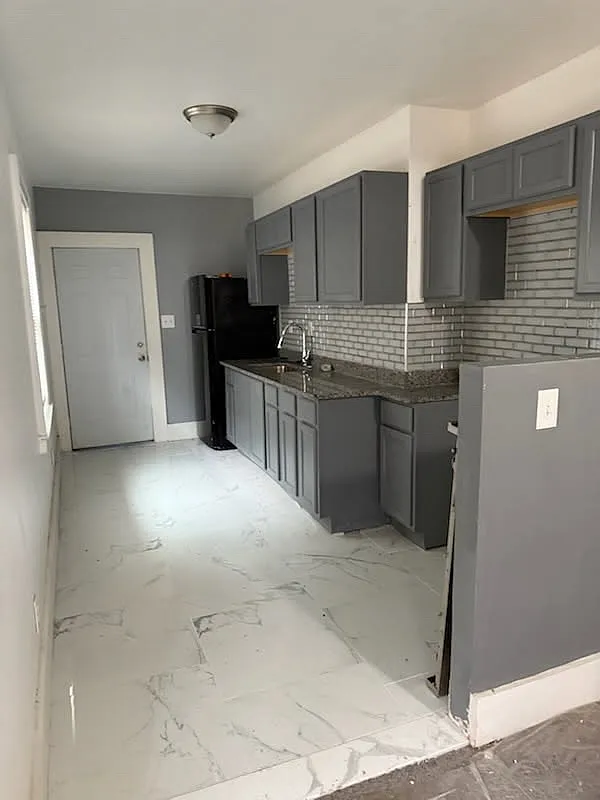 Building Photo - 1561 W Grand Blvd #1