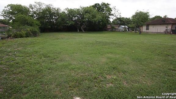 3rd image of 332 Florencia Ave