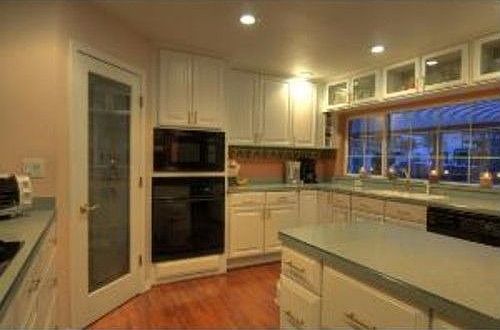 3rd image of 1045 W Geneva Dr