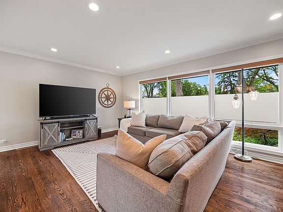 5th image of 514 Eldon Pl