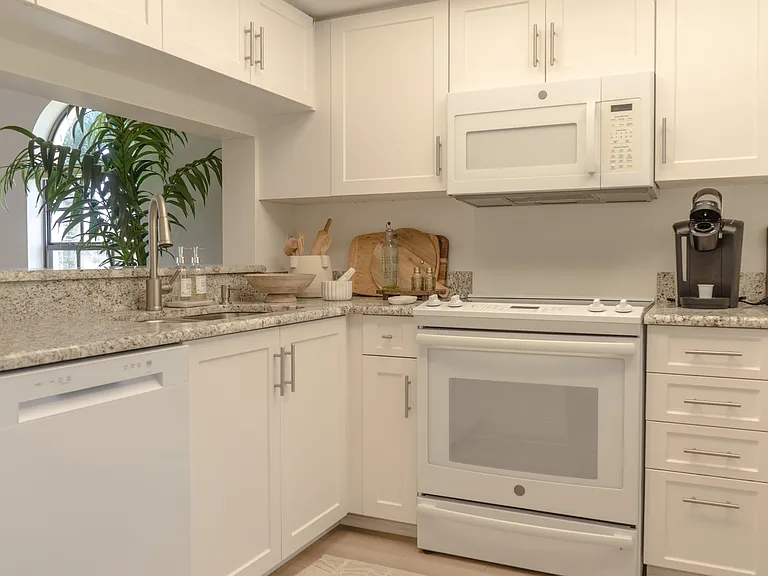 265 Deerwood Cir #10 — Photo 6