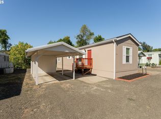 201 NE Peggy Ave #6, Roseburg, OR 97470