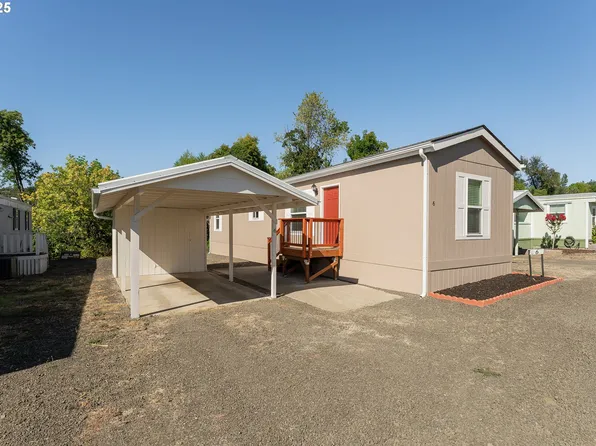201 NE Peggy Ave #6, Roseburg, OR 97470