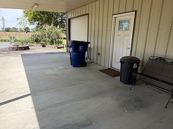 4th image of 303 Pioneer Ln