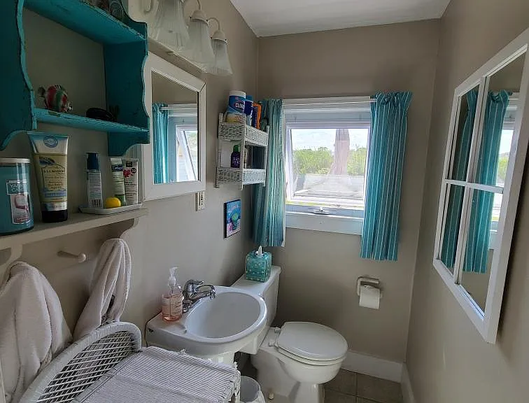 1/2 bath