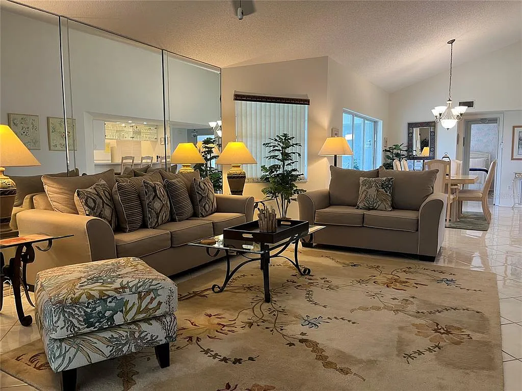 2 bed, 2.0 bath, 1866 sqft, $4,500 — Photo 2