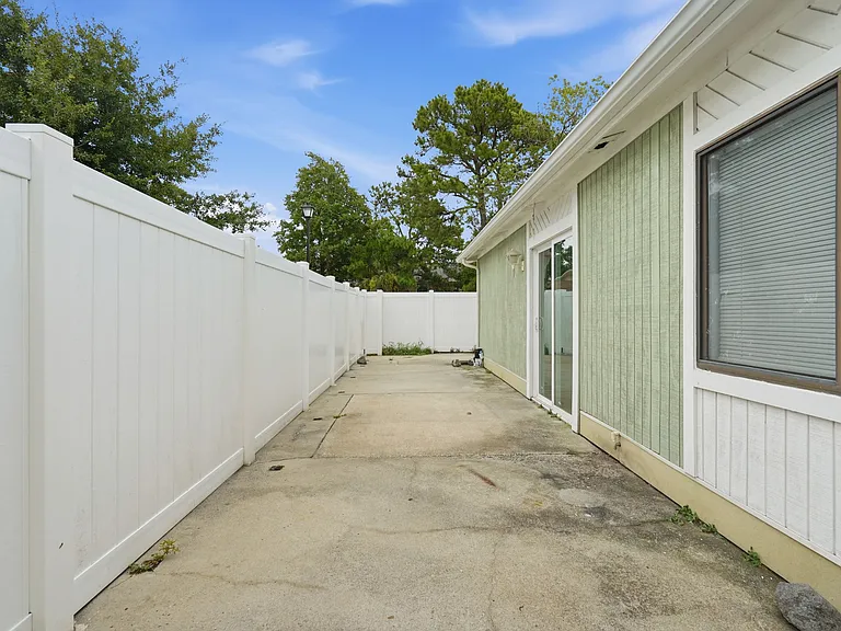 1451 Turkey Ridge Dr #D — Photo 33