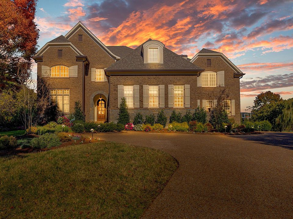 1st image of 412 Legends Park Cir
