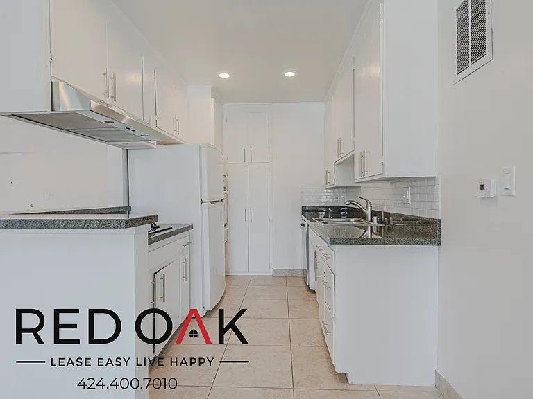 1835 Taft Ave #12 — Photo 8