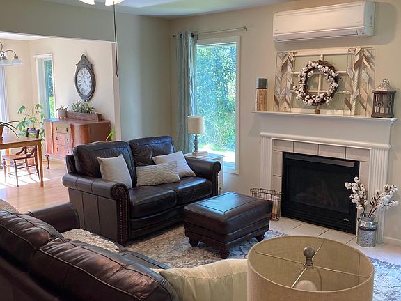 4th image of 819 29th Ave E #819
