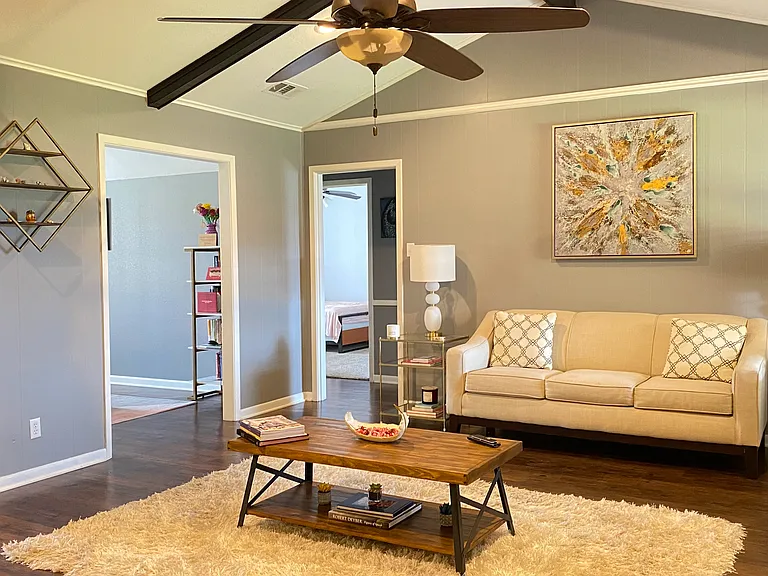 7504 Hollyoak Dr — Photo 7