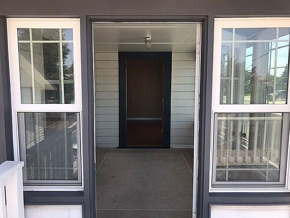 entrance/sun room upstairs