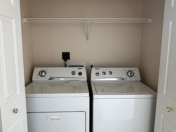 4th image of 1147 N Bayshore Dr #A