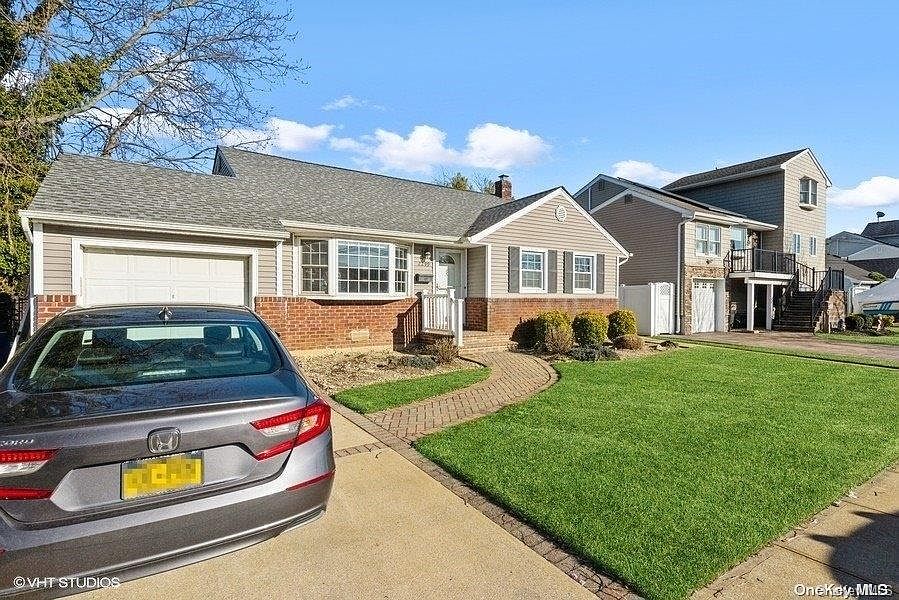 1st image of 2299 Oakdale Avenue