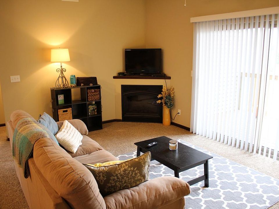 Living room w/ slider to deck