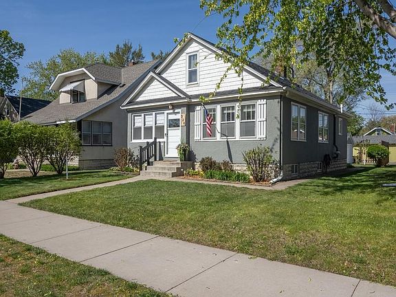 3rd image of 328 5th Ave S