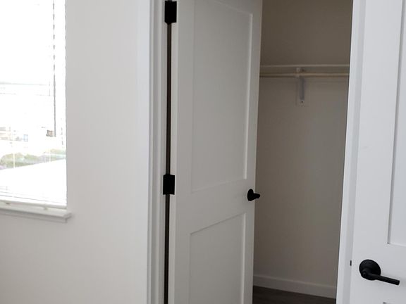 4th image of 1135 17th Ave #9