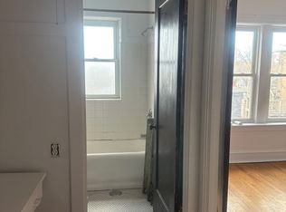 7856 S Maryland Ave #202, Chicago, IL