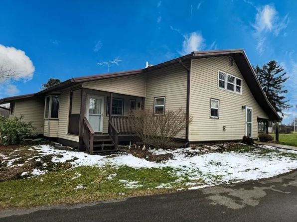 41 Bradley Rd, Jackson Center, PA 16133