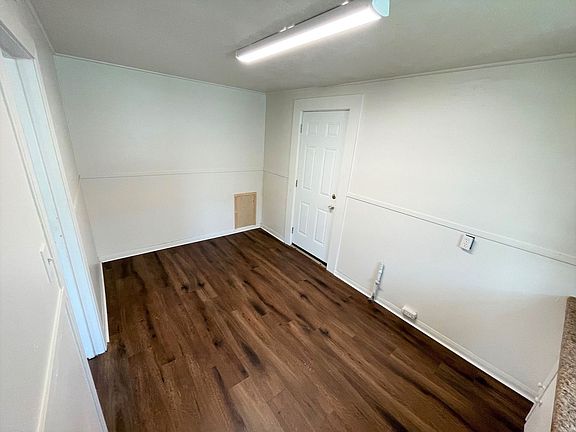 5th image of 1223 Long Ave