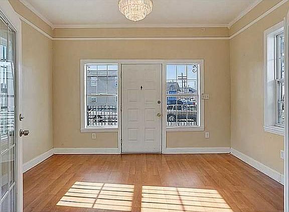 5th image of 8735 Apple St