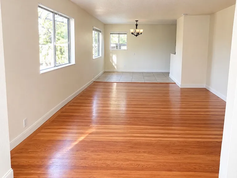 12115 Dry Creek Rd — Photo 2